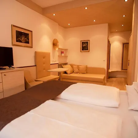 Anatol 4* Мерано
